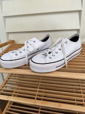 Chuck Taylor All-Star Converse White Low Top Platform Sneakers with Black Trim